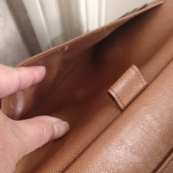 Louis Vuitton Monogram International Wallet - Picture 14 of 14